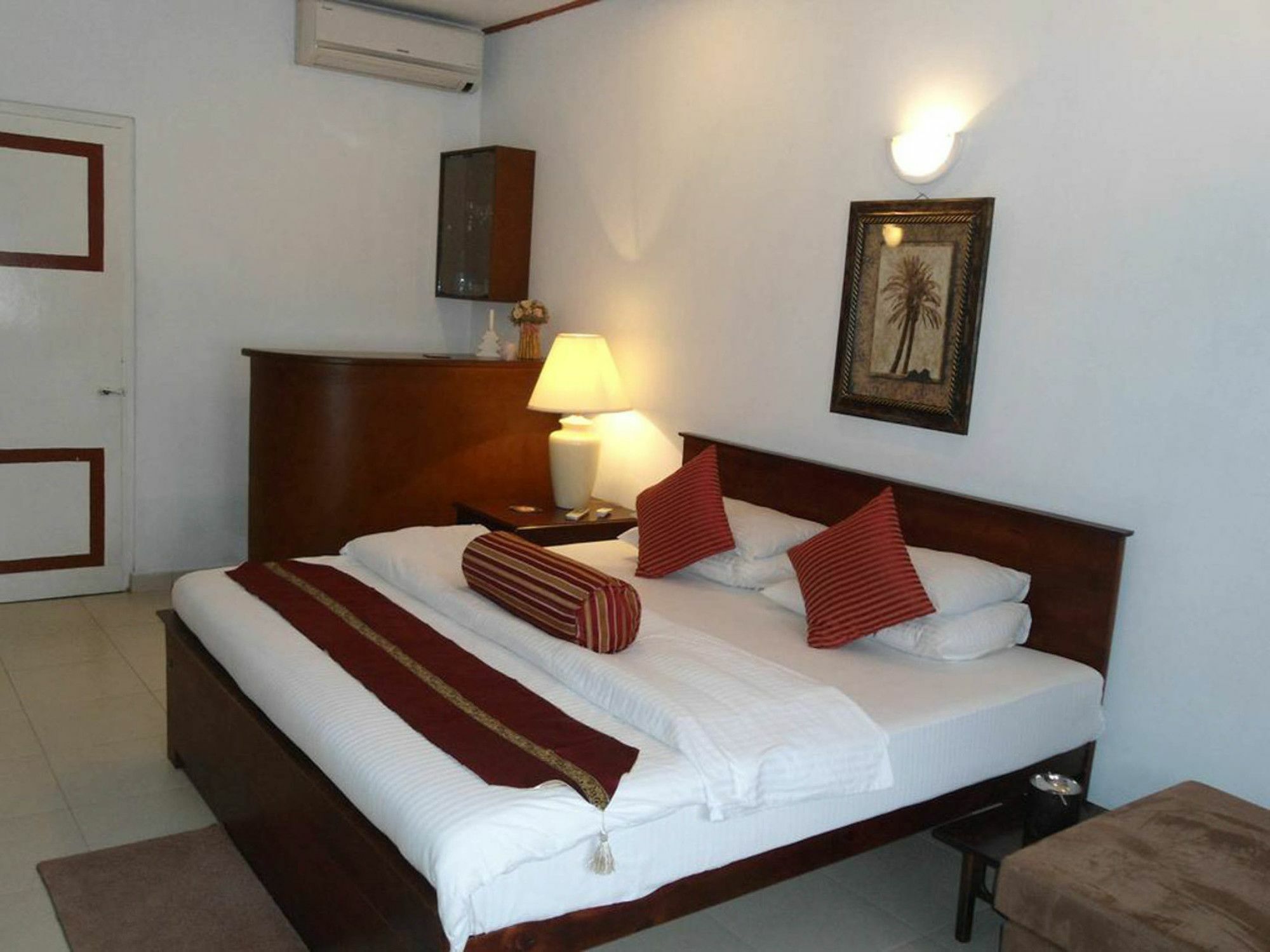 Ranveli Beach Resort Dehiwala-Mount Lavinia Kültér fotó