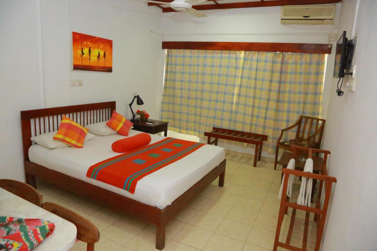 Ranveli Beach Resort Dehiwala-Mount Lavinia Kültér fotó